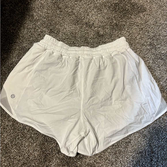 Lululemon Hotty Hot LR 4” Lined Shorts - Picture 2 of 3